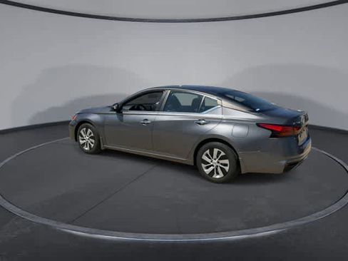 Used 2024 Nissan Altima 2.5 S image 6