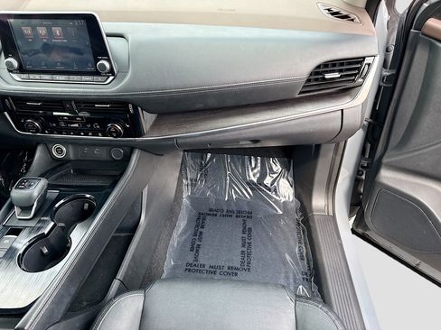 Used 2021 Nissan Rogue SL FWD image 18