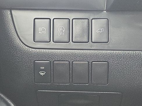 Used 2018 Toyota Highlander XLE image 24