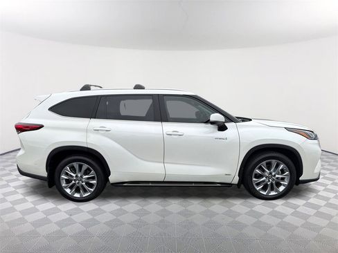 Used 2021 Toyota Highlander Limited image 4