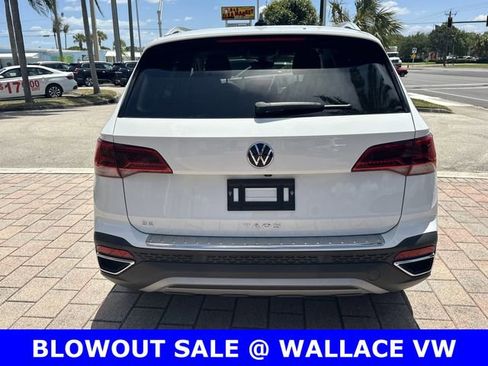 Certified 2023 Volkswagen Taos SE FWD image 8