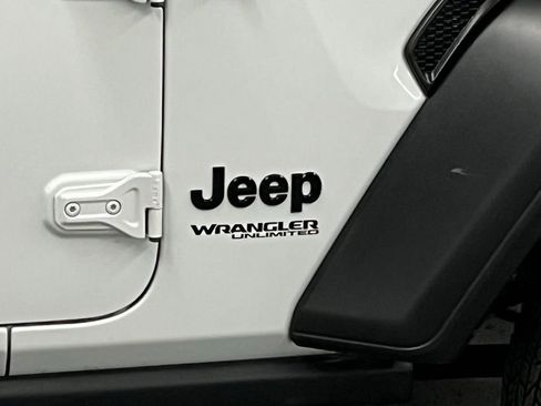 Used 2021 Jeep Wrangler Unlimited Sport image 35