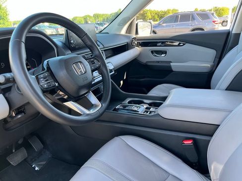 Used 2025 Honda Pilot Touring image 20