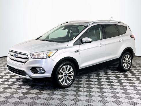 Used 2017 Ford Escape Titanium AWD/4WD image 4