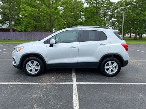 Used 2022 Chevrolet Trax LT w/ LT Convenience Package AWD/4WD image 4