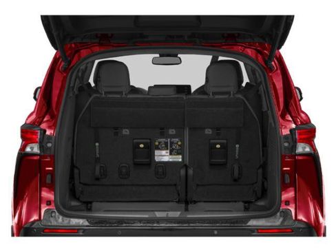 Used 2023 Toyota Sienna Limited image 11