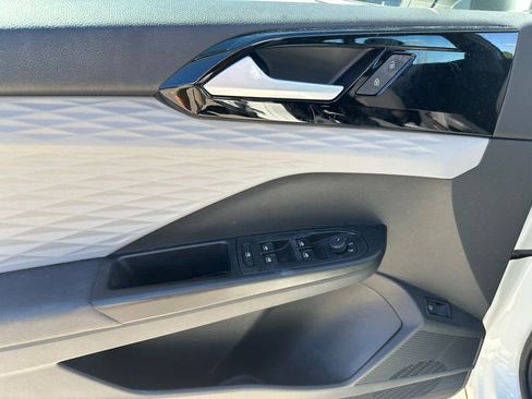 Used 2022 Volkswagen Taos S image 23