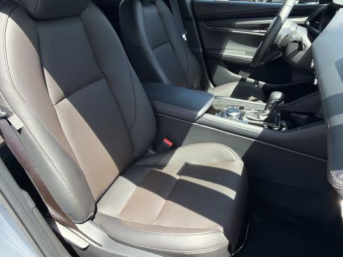 Used 2025 MAZDA MAZDA3 Hatchback w/Premium Plus Pkg image 26