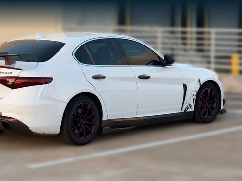 Used 2017 Alfa Romeo Giulia RWD image 9