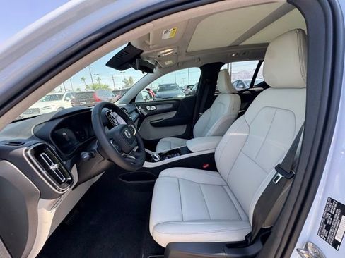 New 2025 Volvo XC40 B5 Ultra w/ Protection Package AWD/4WD image 13