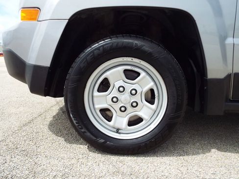 Used 2015 Jeep Patriot Sport w/ Power Value Group FWD image 9