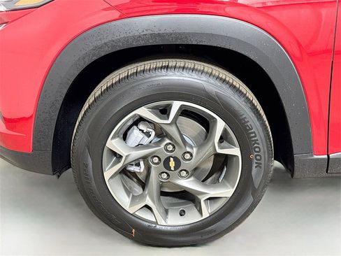 New 2026 Chevrolet Trax LT w/ Sunroof Package image 19