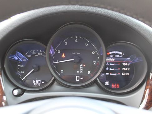 Certified 2025 Porsche Macan image 25