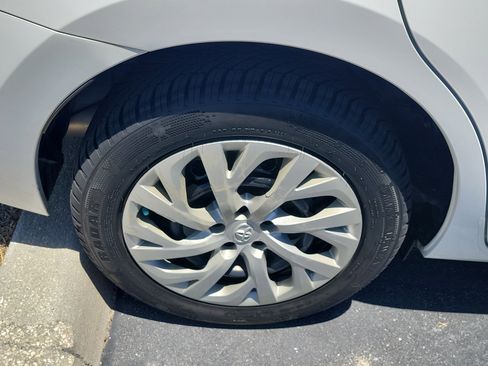 Used 2017 Toyota Corolla LE FWD image 10