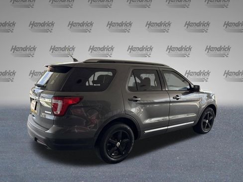 Used 2019 Ford Explorer XLT w/ Equipment Group 202A FWD image 10