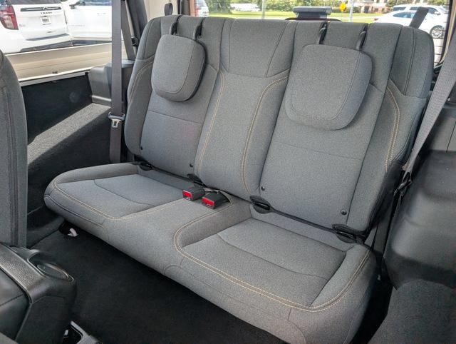 Used 2025 Jeep Wrangler Sport AWD/4WD image 27