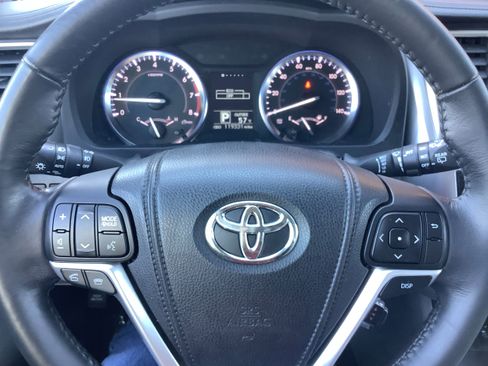 Used 2015 Toyota Highlander Plus image 19