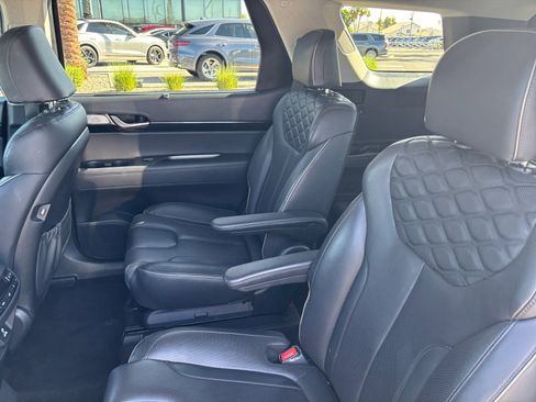 Used 2021 Hyundai Palisade Limited w/ Cargo Package FWD image 17