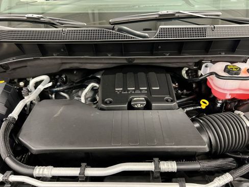 Used 2024 Chevrolet Silverado 1500 LT AWD/4WD image 24