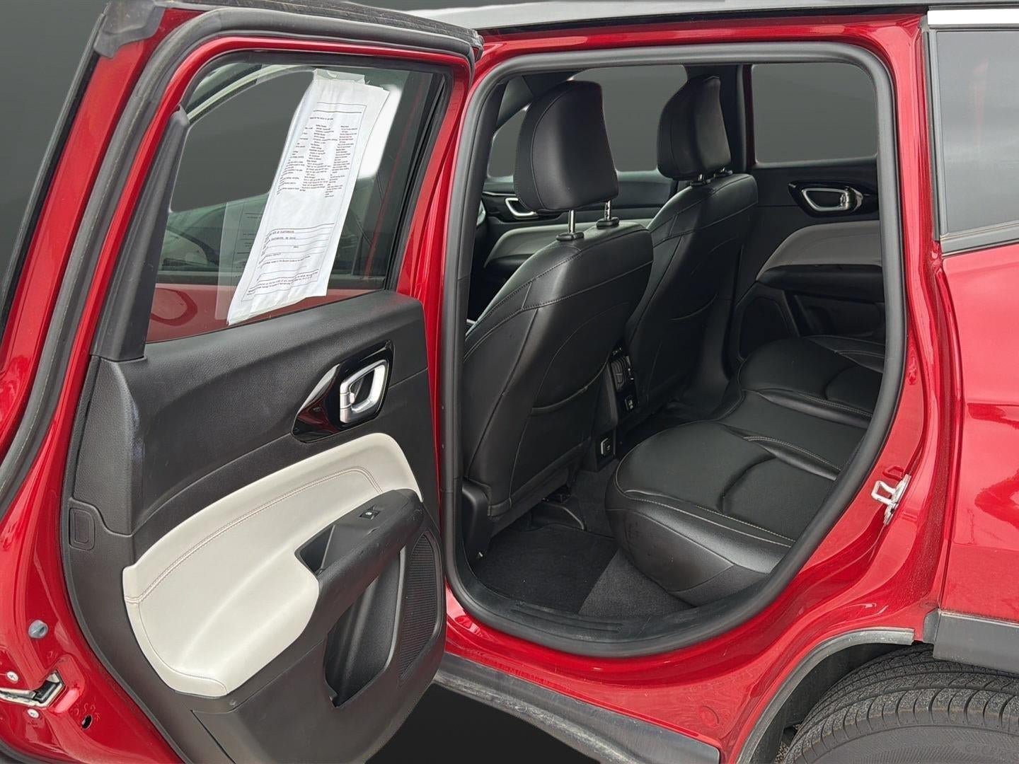 Used 2025 Jeep Compass Limited AWD/4WD image 16