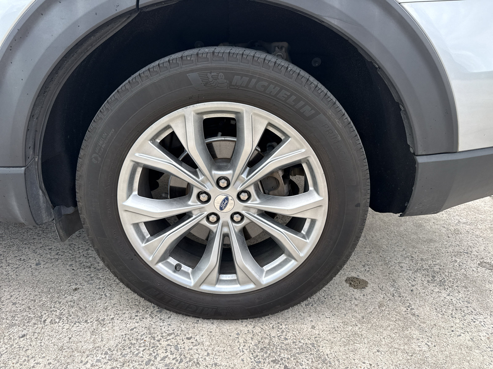 Used 2020 Ford Explorer XLT w/ Equipment Group 202A RWD image 9