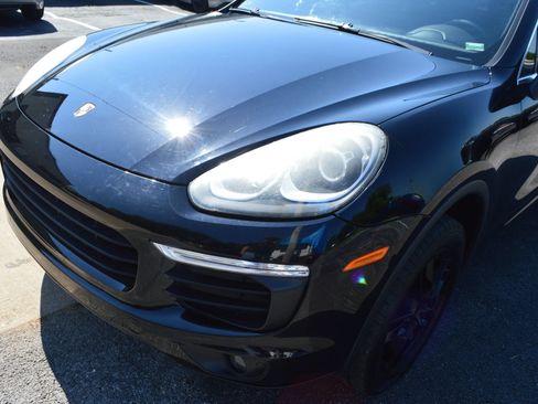 Used 2016 Porsche Cayenne AWD/4WD image 4