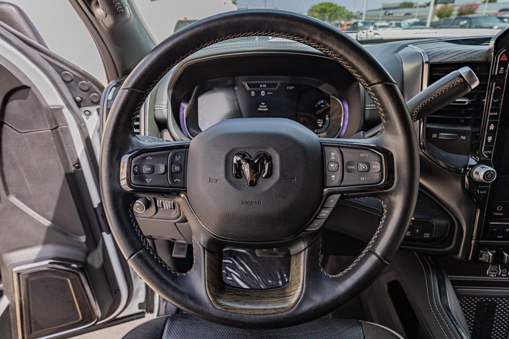 Used 2025 RAM 3500 Limited AWD/4WD image 18