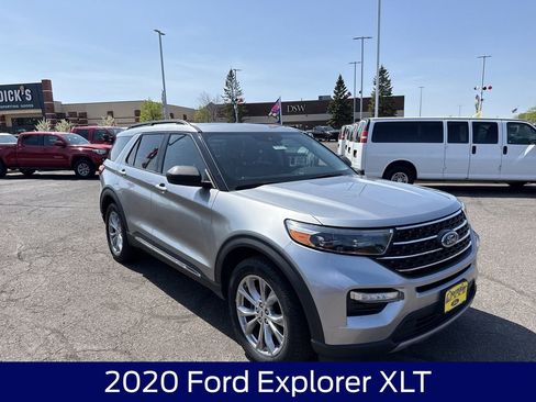 Used 2020 Ford Explorer XLT w/ Equipment Group 202A AWD/4WD image 5