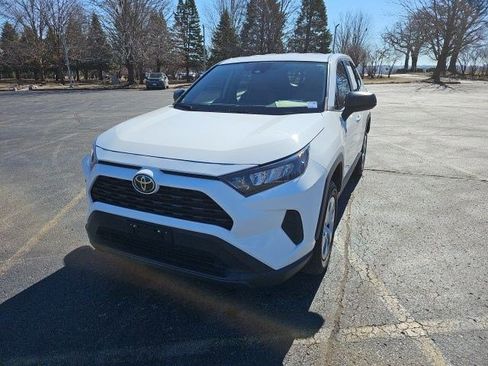 Used 2022 Toyota RAV4 LE image 2