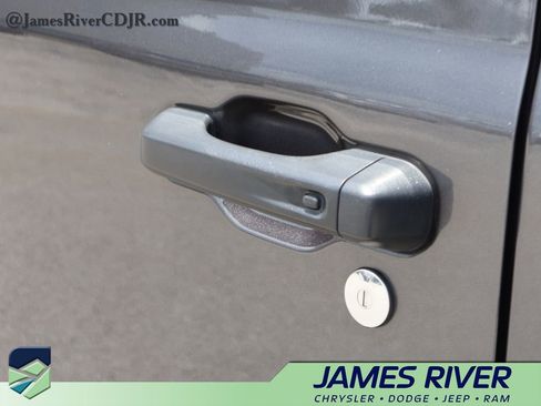 Used 2021 Jeep Wrangler Unlimited Sahara AWD/4WD image 19