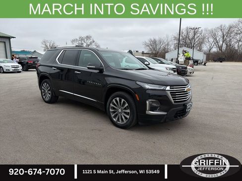 Used 2023 Chevrolet Traverse Premier image 3