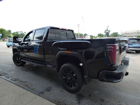 New 2026 GMC Sierra 3500 AT4 w/ AT4 Premium Plus Package AWD/4WD image 11