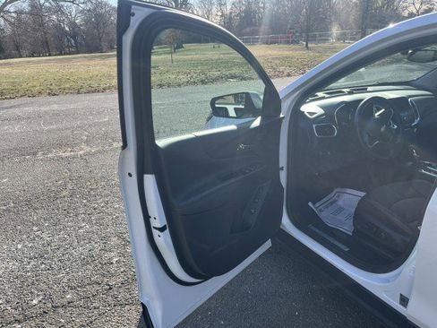 Certified 2022 Chevrolet Equinox Premier w/ LPO, Floor Liner Package image 15