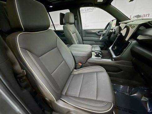 Used 2025 GMC Yukon Elevation w/ Elevation Premium Package image 34