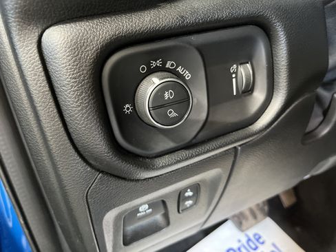 Used 2020 RAM 1500 Big Horn AWD/4WD image 16
