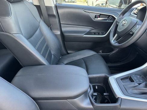Used 2023 Toyota RAV4 XLE Premium FWD image 10