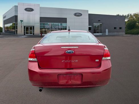 Used 2011 Ford Focus SE image 9