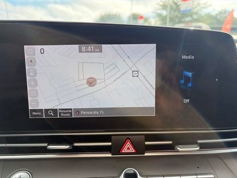Used 2025 Hyundai Elantra SEL FWD image 31