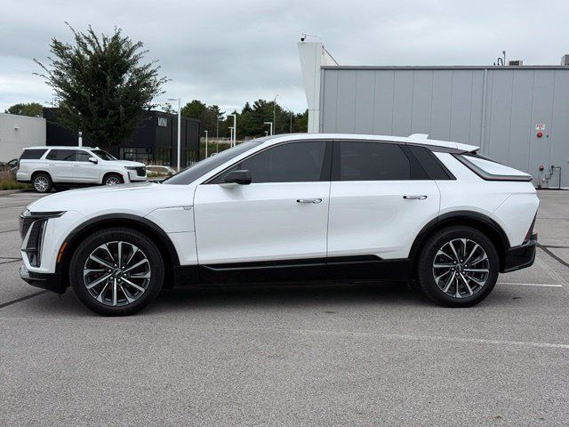 Used 2024 Cadillac Lyriq Sport AWD/4WD image 3