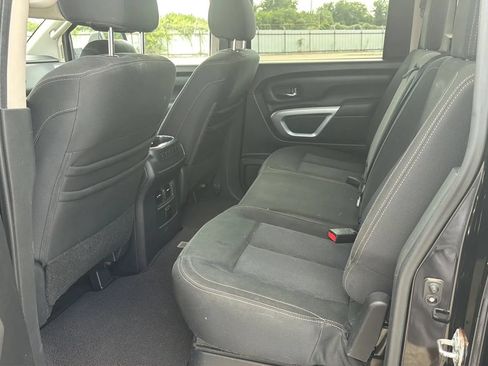 Used 2017 Nissan Titan SV AWD/4WD image 25