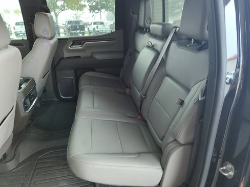Used 2022 GMC Sierra 1500 SLT AWD/4WD image 28