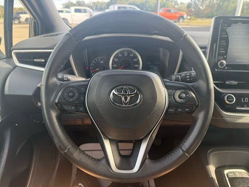 Used 2022 Toyota Corolla Hatchback image 14