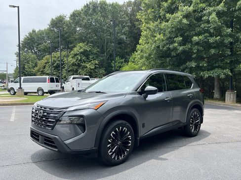 Used 2026 Nissan Rogue Dark Armor FWD image 5