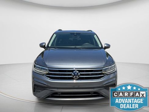 Certified 2022 Volkswagen Tiguan SE FWD image 2
