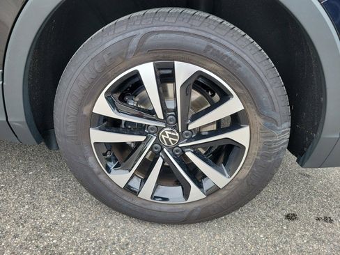 Certified 2024 Volkswagen Tiguan S FWD image 27