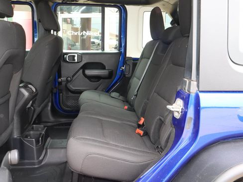 Used 2019 Jeep Wrangler Unlimited Sport AWD/4WD image 7