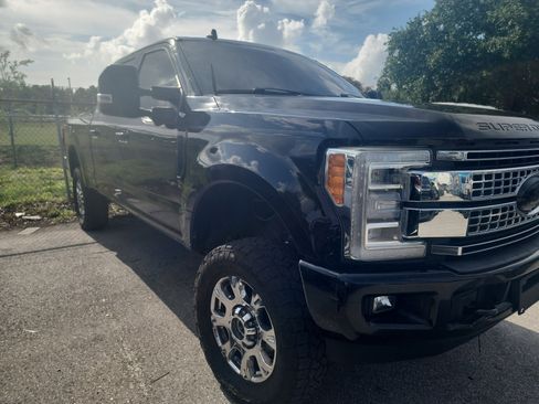 Used 2019 Ford F250 Platinum w/ Platinum Ultimate Package AWD/4WD image 5