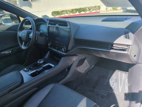 Used 2024 Lexus RZ 300e Premium image 31