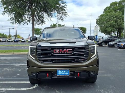 Used 2024 GMC Sierra 1500 AT4 w/ Technology Package AWD/4WD image 14