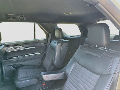 Used 2025 Ford Explorer ST-Line w/ Premium Package RWD image 23